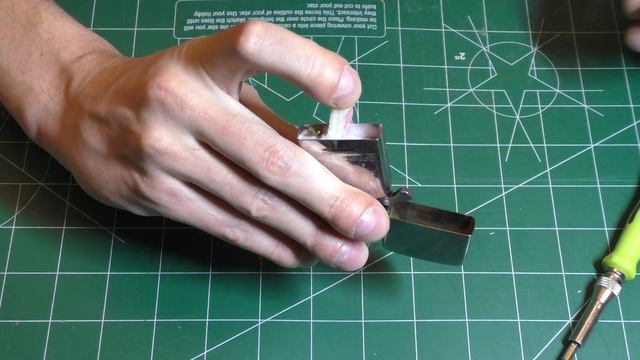 Как заправить зажигалку Zippo правильно