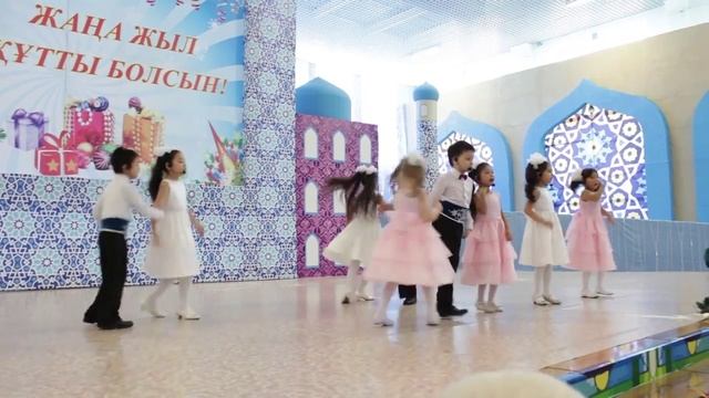 В Новогоднем лесу