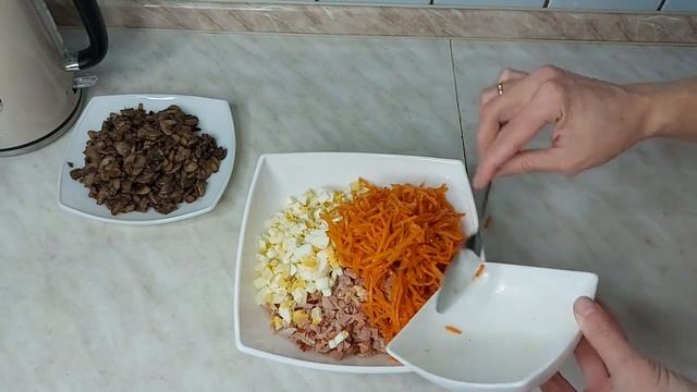 Салат Изабелла с копченой курицей #салатскопченойкурицей #салат #салатнапраздник #простойсалат