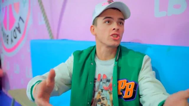 НОВАЯ ПАРА С КОТОРОЙ СМЕЕТСЯ ВСЯ ШКОЛА!!!