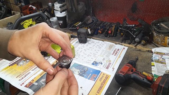Глохнет при нажатии на газ. Чистка и регулировка карбюратора на бензопиле Поулан/Партнер 350