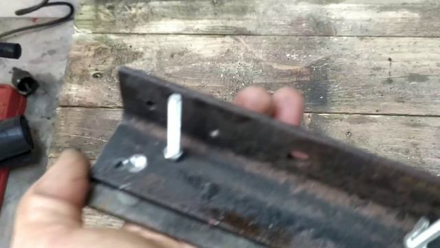 КАК сделать СПУСКИ на НОЖЕ!Самоделка своими руками из хлама!