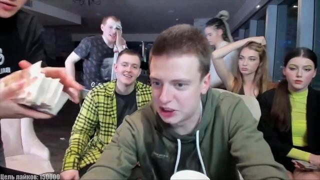 ДЕВУШКА УКРАЛА 5 ТЫСЯЧ РУБЛЕЙ НА СТРИМЕ&#129324;&#128184; MELLSTROY   Девушки со