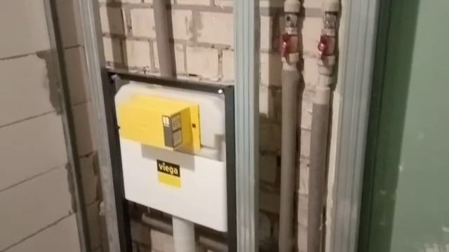Обшиваем инсталляцию гипсокартоном.