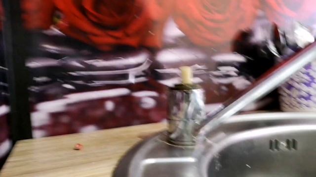 Смеситель потек через верх. Пошаговый ремонт флажкового смесителя.