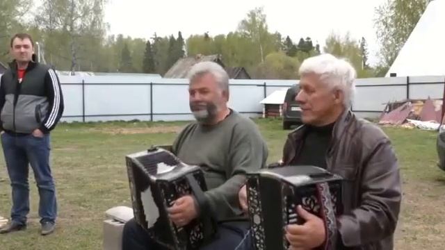 Поют Владимир Глазунов и Сергей Шиндин Одни из лучших гармонистов России