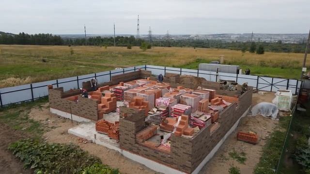 Баварская кладка. Строим одноэтажный дом. Облицовочный кирпич "Рочестер", теплая керамика "Кайман".