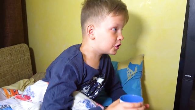 София как МАМА ухаживает за Арсением. Брат заболел. Кино Отменяется. Софунья Шалунья