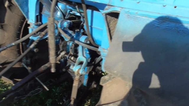 Как рубит гидравлический дровокол от трактора МТЗ80 Бажениты