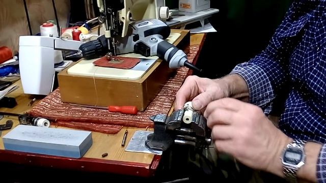 Чайка-132М. Чайка-142М. Регулятор натяжения верхней нити.
