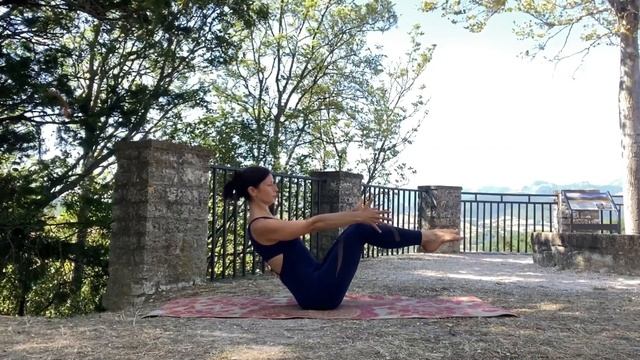 ЙОГА ДЛЯ НАЧИНАЮЩИХ ПОСЛЕ 40