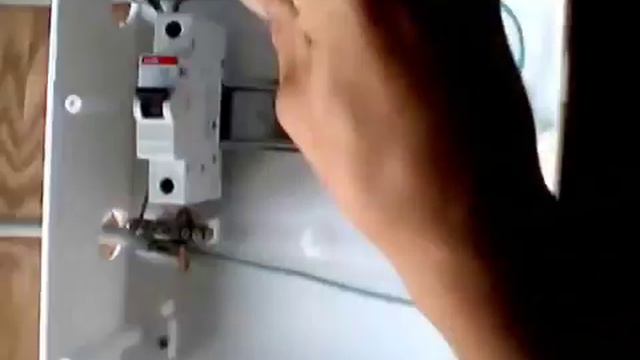 Видео мастер класс как установить автомат на дин рейку YouTube
