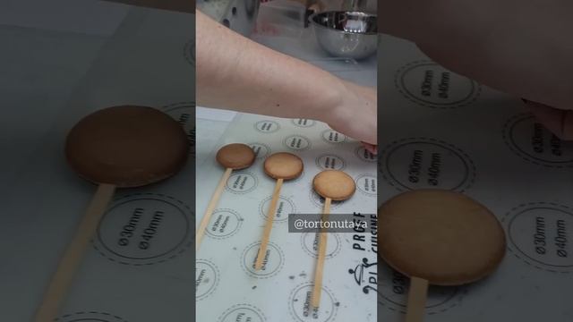 Гномы из зефира, рецепт в описании