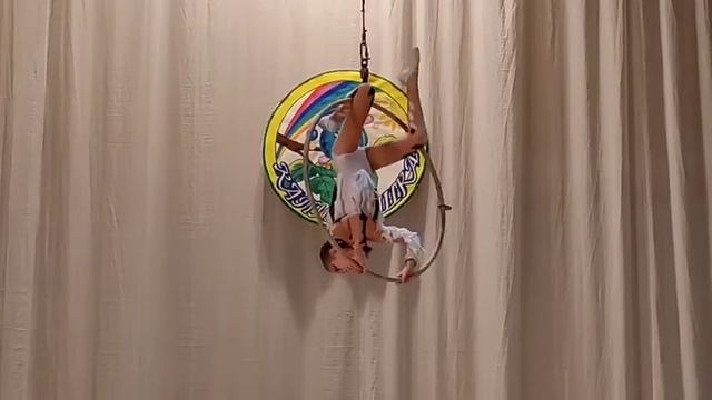 воздушная гимнастика на кольце Екатерина М.