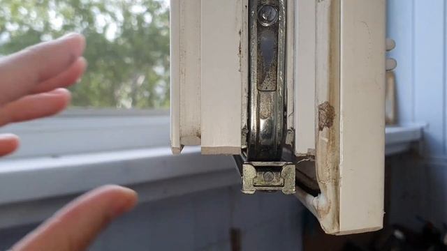 Ремонт угловой передачи, фурнитуры металлопластикового окна или двери.