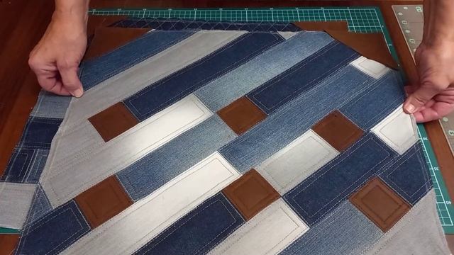 Сумочка из старых джинсов с отделкой из замши ???