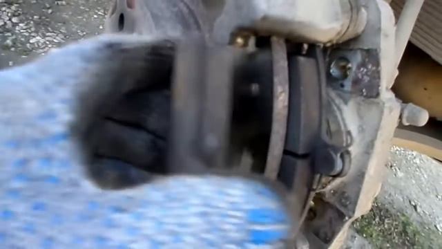 Почему скрипят тормозные колодки. Как это исправить?