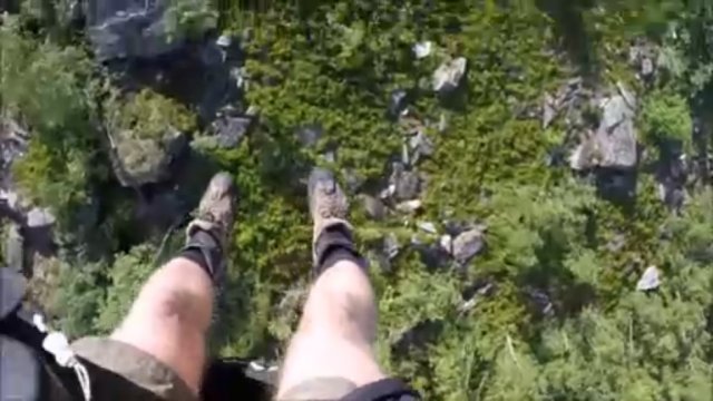 Падение парапланериста