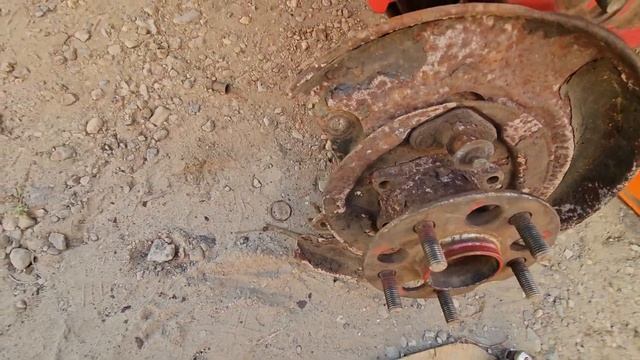 исправляем сход развал задних колес на Тойота Альфард