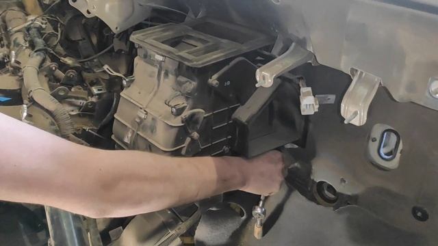 Hyundai Accent очень простая замена радиатора печки ?