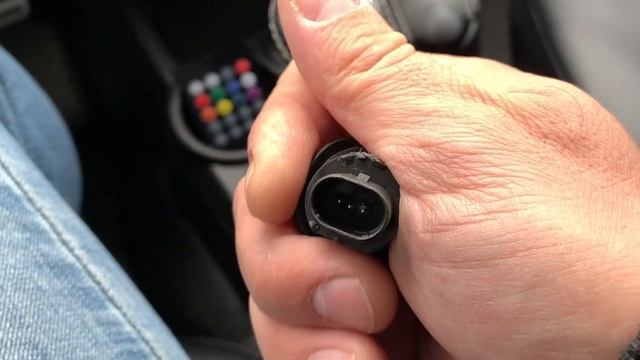 Проблема с концевиком капота на LADA Granta FL, откуда там вода ? Дайте советы!