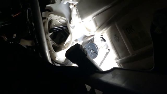 Toyota corolla некорректная работа отопителя.