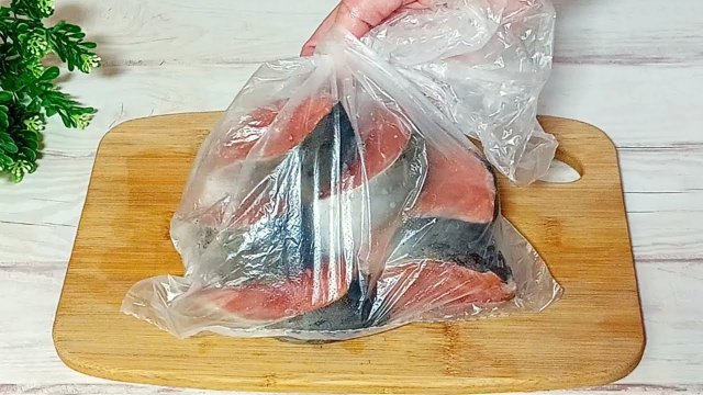Как нашла этот рецепт, стала покупать САМУЮ ДЕШЁВУЮ красную РЫБУ. По вкусу как СЁМГА! Горбуша рецепт