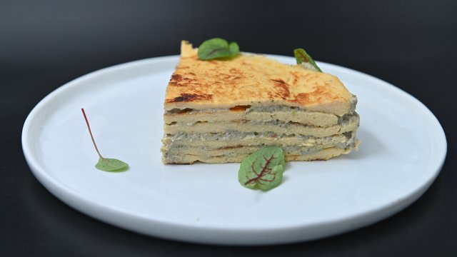 Торт из курицы и грибов