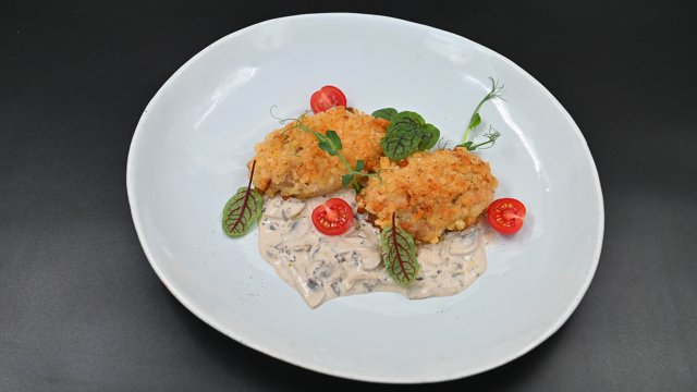 Пожарские котлеты с грибным соусом