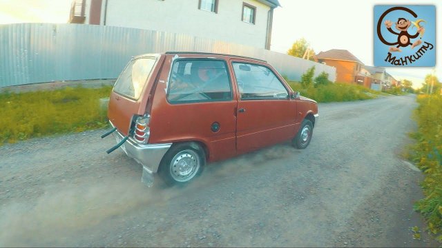 Дети и машина. Меняем колёса на машинке из мультика Маша и медведь. МанкиМобиль #5
