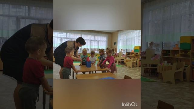 Занятие по конструированию в первой младшей группе