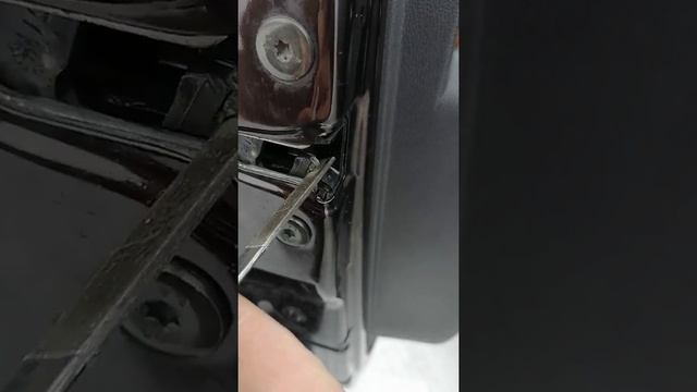 Не закрывается дверь лада ларгус и семейство рено.