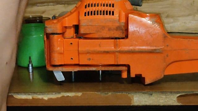 Замена цепи и звездочки. Хускварна 137.