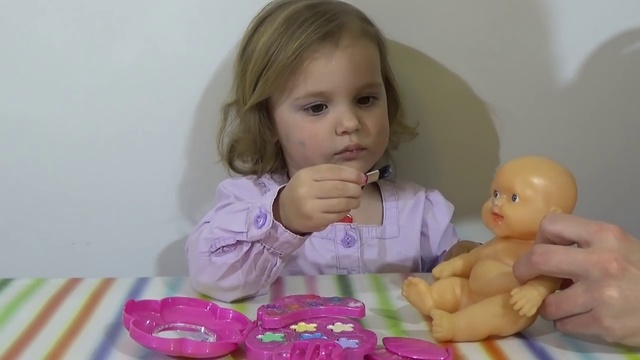 Набор детской косметики Барби красится девочка Barbie makeup set toy