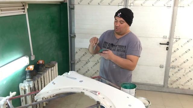 Как  зашпаклевать вмятину. Шпаклевание.