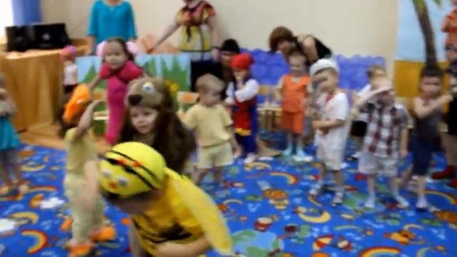 Частный детский сад"В гостях у Солнышка"Летний утренник