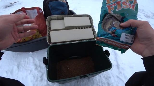 Рыбалка на безмотылку зимой!