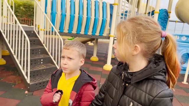 Бабка Гренни и Хаги ваги преследуют нас в реальной жизни а горка пожиратель съела сиреноголового