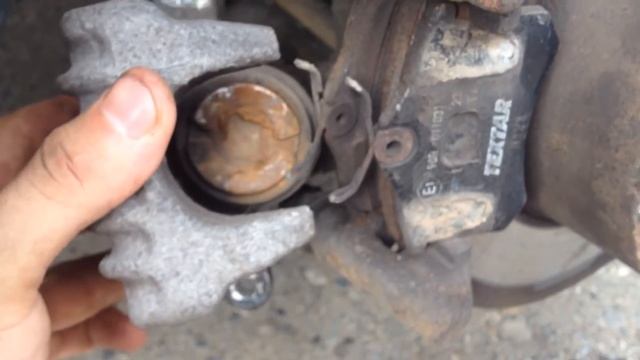 замена задих тормозных колодок и дисков пассат б5