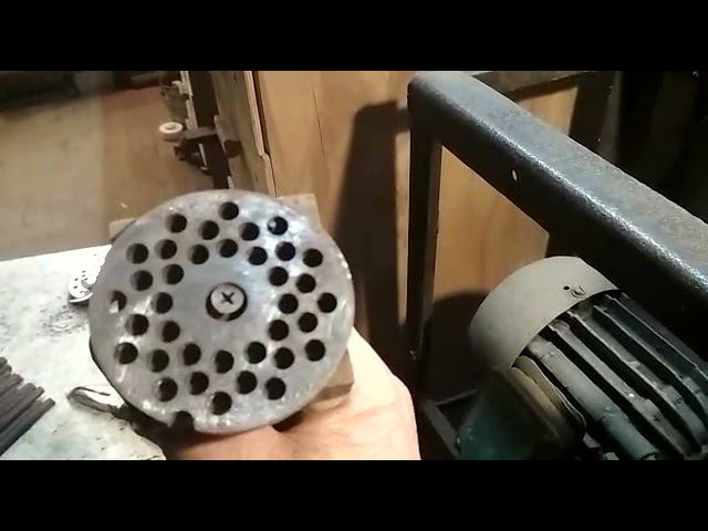 Заточка ножей и сетки для мясорубки.