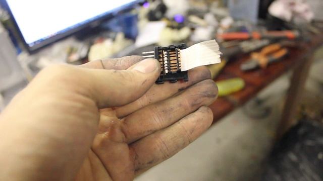 Не работает звуковой сигнал (гудок). Ремонтируем шлейф руля и подушек (улитку)