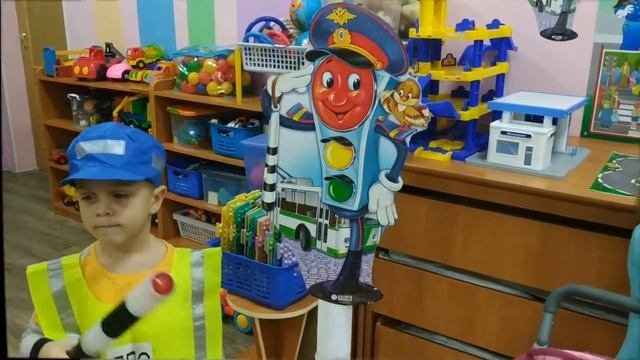 Видеоролик  Правила дорожного движения средняя группа