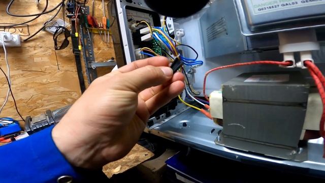 Ремонт микроволновки, не открывается дверка
