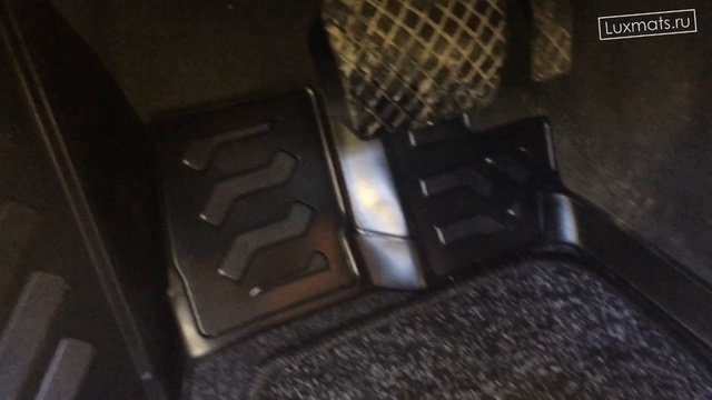 Всесезонные 3D автомобильные коврики в салон Audi Q5 2008-2017 LUXMATS.ru