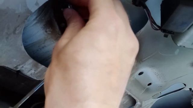 Замена личинки замка багажника Лада Калина
