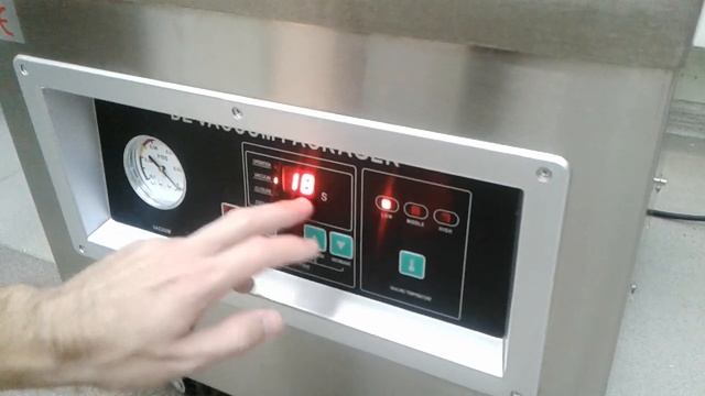 Вакуумный упаковщик DZ-400 в работе. Настройка и инструкция.