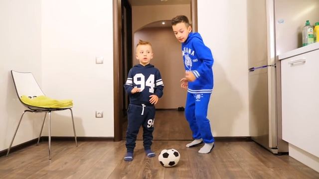 Никогда НЕ ИГРАЙ в Футбол ДОМА! Кого Папа НАКАЗАЛ!