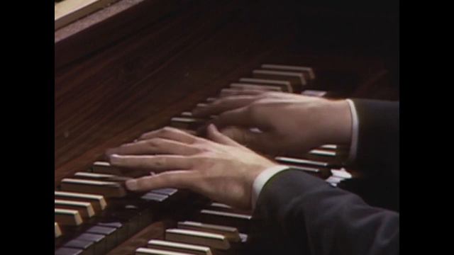 Glenn Gould - Bach, Prelude & Fugue IX in E-major: Praeludium (OFFICIAL)