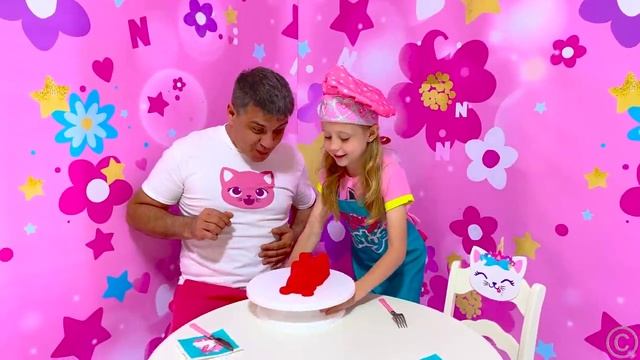 Настя открыла кафе с необычными блюдами.