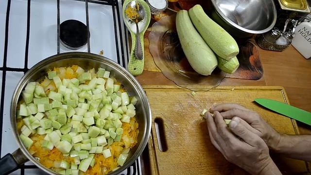 Кабачки тушеные с морковью и луком. Простой и быстрый рецепт тушеных кабачков